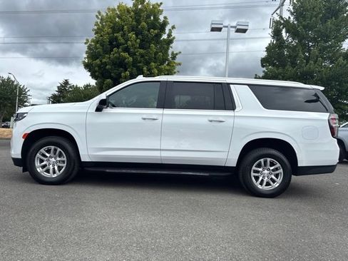Used 2022 Chevrolet Suburban LS AWD/4WD image 2