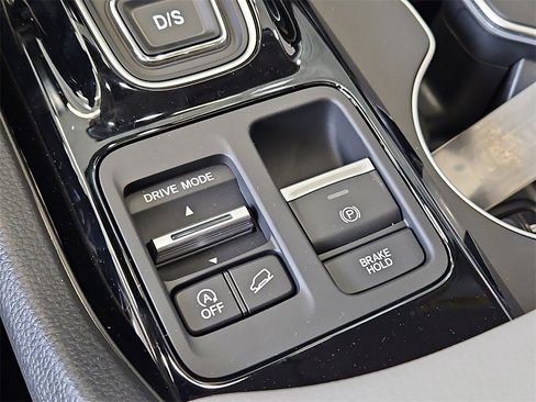 New 2025 Honda Pilot Touring image 10