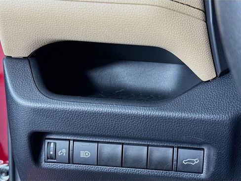 Used 2022 Toyota RAV4 XLE w/ Convenience Package image 14