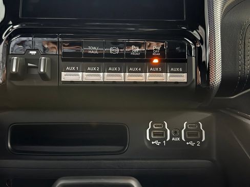 Used 2020 RAM 2500 Limited AWD/4WD image 21
