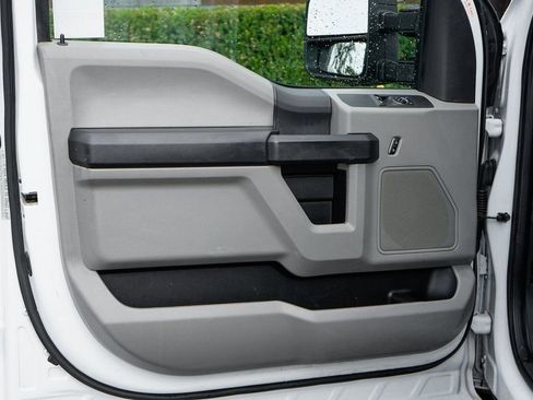 Used 2022 Ford F250 XL w/ Power Equipment Group RWD image 16