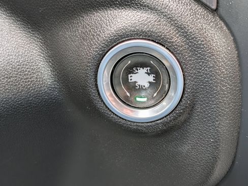 Used 2019 GMC Sierra 1500 AT4 w/ AT4 Premium Package AWD/4WD image 34