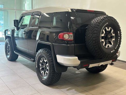 Used 2014 Toyota FJ Cruiser 4WD w/ Upgrade Package image 4