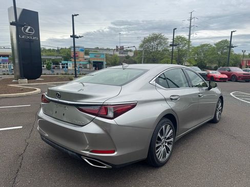 Used 2019 Lexus ES 350 w/ Premium Package FWD image 4