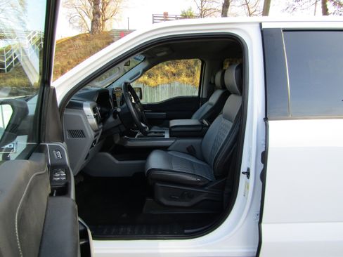 Certified 2022 Ford F150 XLT w/ Equipment Group 302A High image 11