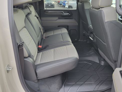 New 2026 Chevrolet Silverado 2500 ZR2 AWD/4WD image 11