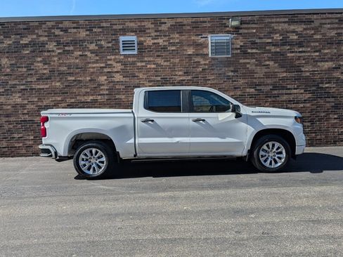 Used 2022 Chevrolet Silverado 1500 Custom AWD/4WD image 6