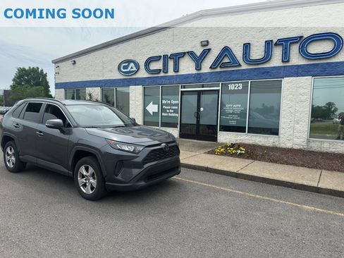 Used 2021 Toyota RAV4 LE FWD image 1