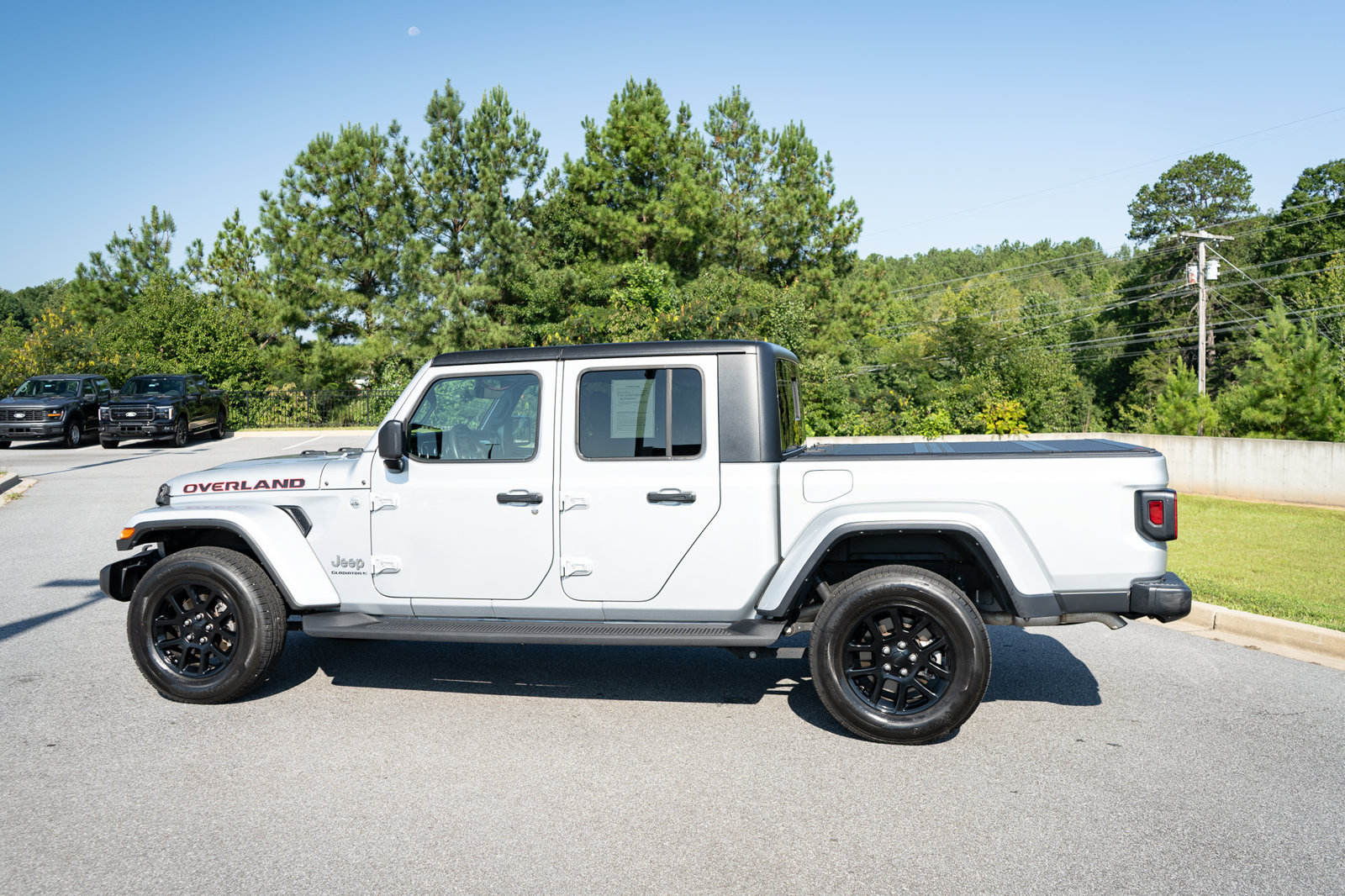 Used 2023 Jeep Gladiator Overland AWD/4WD image 7
