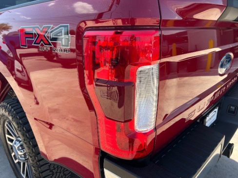 Used 2019 Ford F250 Lariat w/ Lariat Ultimate Package image 15