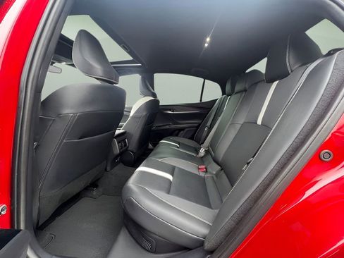 Used 2025 Toyota Camry SE image 22