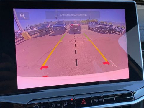 Used 2025 Jeep Compass Trailhawk image 17