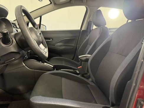 Used 2025 Nissan Versa SV FWD image 14