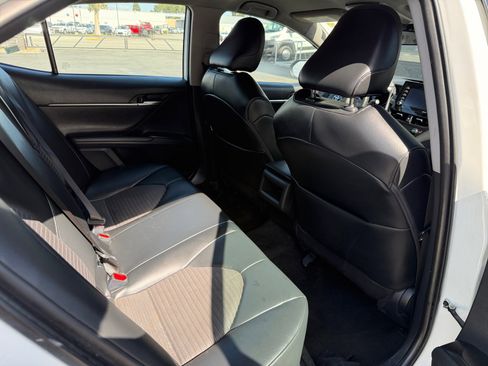 Used 2022 Toyota Camry SE w/ Carpet Mat Package (TMS) FWD image 19