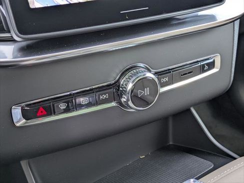 New 2026 Volvo XC90 T8 Plus w/ Protection Package Premier image 8