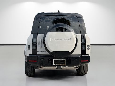 New 2026 Land Rover Defender 130 X-Dynamic SE AWD/4WD image 4