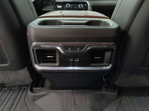 Used 2024 GMC Sierra 3500 Denali Ultimate AWD/4WD image 21