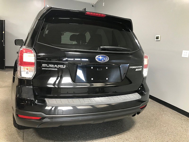 Used 2017 Subaru Forester 2.5i Limited AWD/4WD image 4