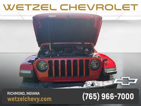 Used 2019 Jeep Wrangler Unlimited Sahara w/ Quick Order Package 24M Moab AWD/4WD image 3