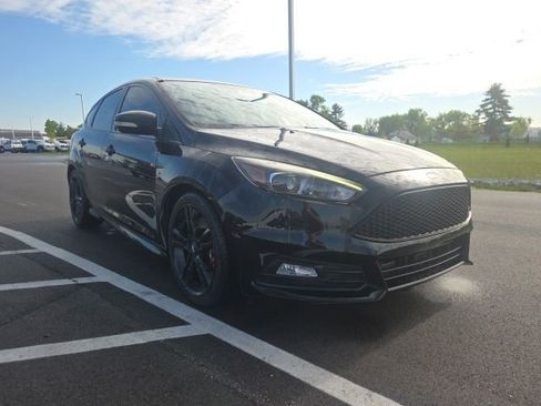 Used 2017 Ford Focus ST w/ Equipment Group 402A FWD image 1