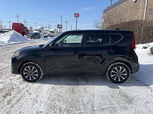 Used 2021 Kia Soul LX image 4