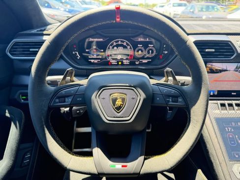 Used 2023 Lamborghini Urus Performante AWD/4WD image 22