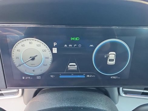 Used 2025 Hyundai Elantra Limited FWD image 21