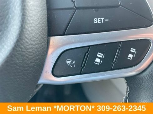 Used 2022 Chrysler Pacifica Touring-L FWD image 23