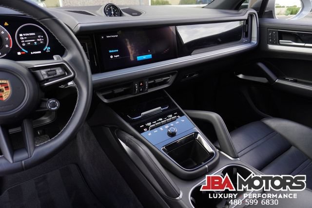 Used 2024 Porsche Cayenne AWD/4WD image 25