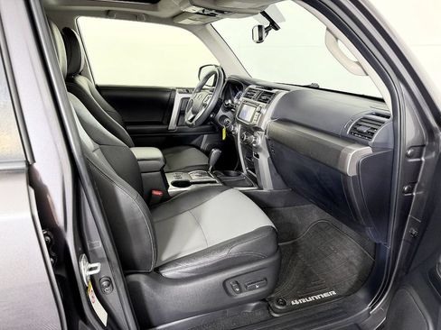 Used 2014 Toyota 4Runner SR5 RWD image 44