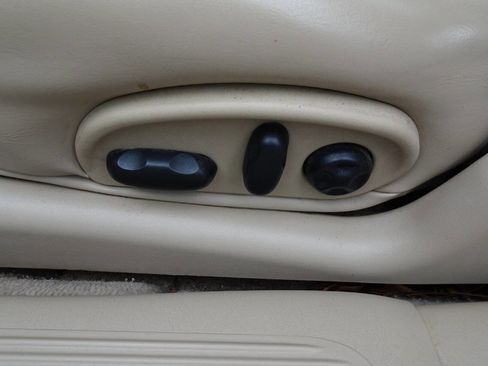 Used 2005 Buick Le Sabre Limited w/ Celebration Edition Package FWD image 14