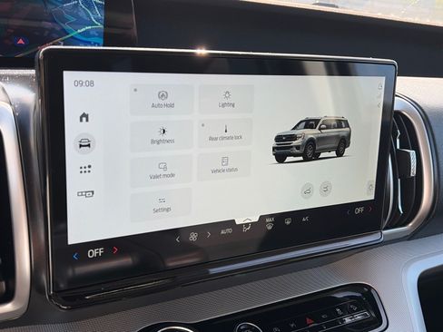 Certified 2025 Ford Expedition Active AWD/4WD image 10