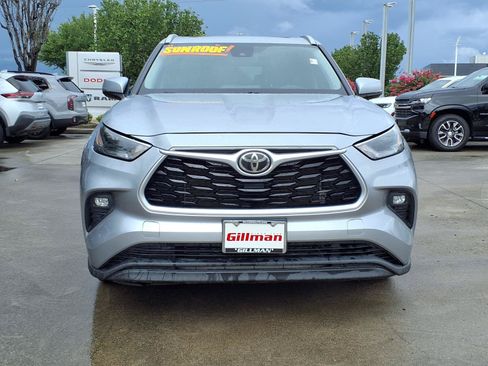 Used 2022 Toyota Highlander XLE FWD image 25