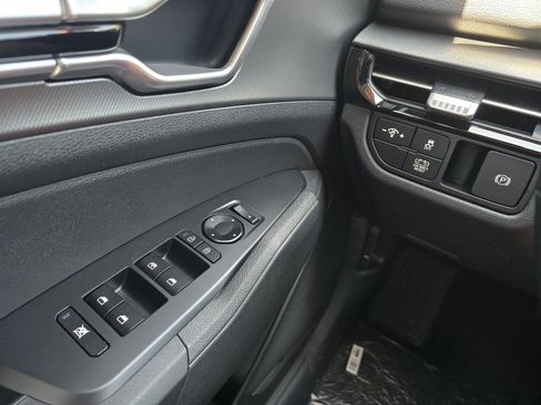 New 2026 Kia Sportage LX FWD image 12