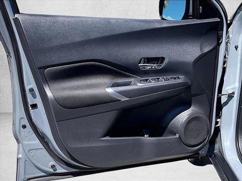 Used 2022 Nissan Kicks SV FWD image 17