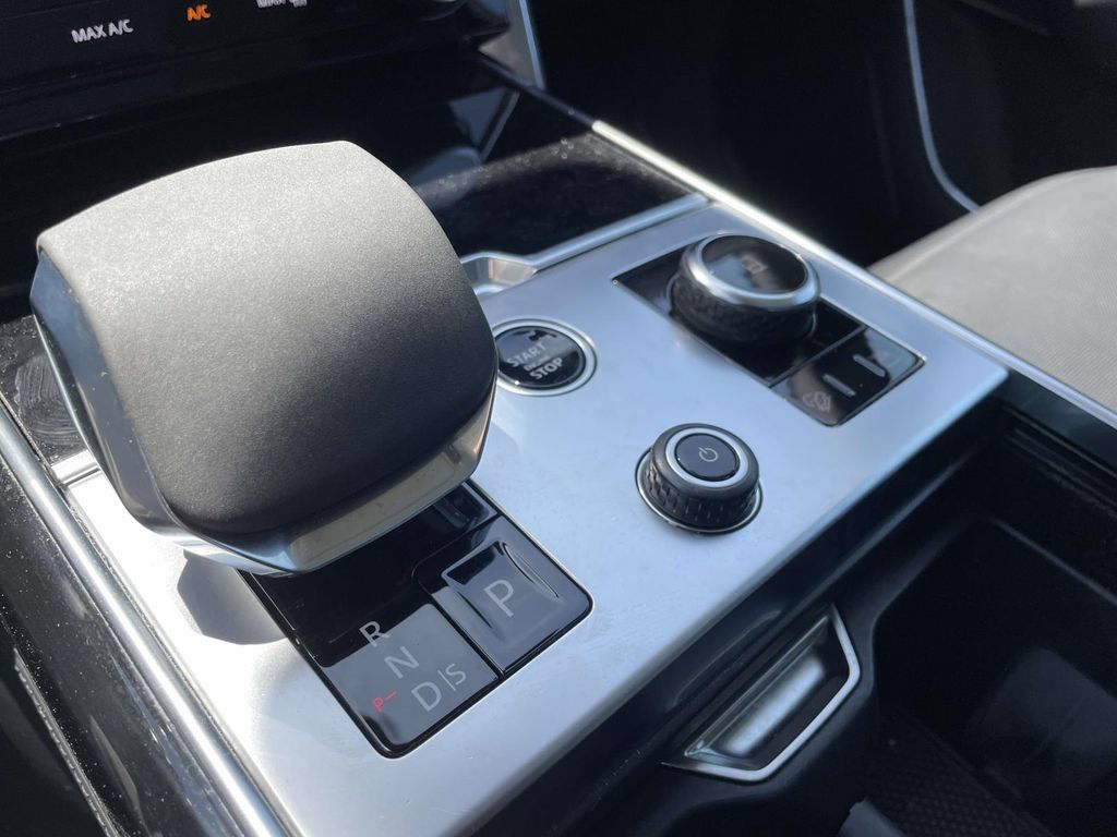 Certified 2022 Land Rover Range Rover SE AWD/4WD image 31