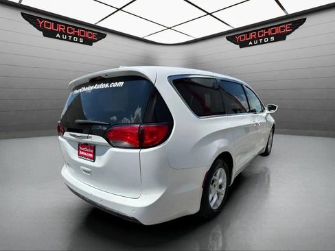 Used 2018 Chrysler Pacifica Touring Plus w/ Tire & Wheel Group image 5