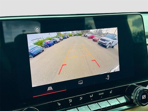 Used 2023 GMC Canyon AT4 image 14