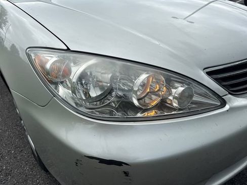 Used 2006 Toyota Camry LE FWD image 12