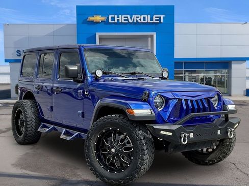 Used 2018 Jeep Wrangler Unlimited Sahara image 11