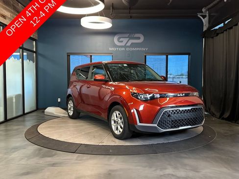 Used 2024 Kia Soul LX w/ Option Group 015 FWD image 1