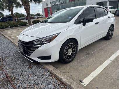 Used 2025 Nissan Versa S w/ Trunk Package