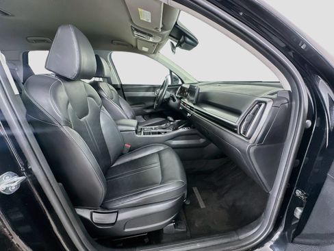 Used 2024 Kia Sorento S FWD image 30