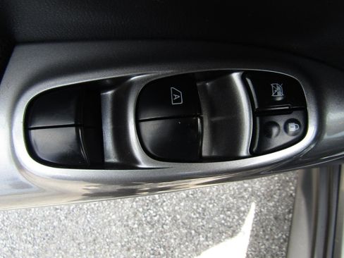 Used 2016 Nissan Juke S AWD/4WD image 11