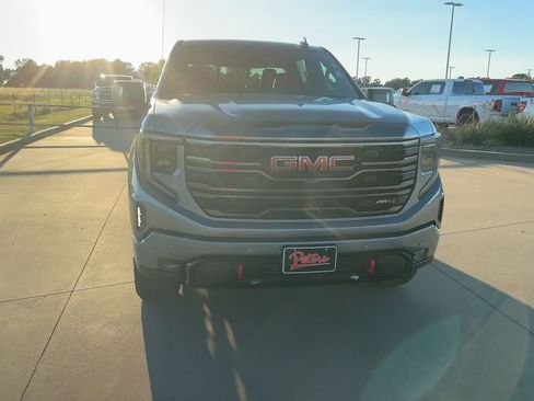 Used 2024 GMC Sierra 1500 AT4 w/ Technology Package image 4