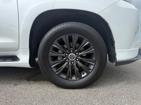 Used 2022 Lexus GX 460 Luxury w/ Sport Design Package AWD/4WD image 17