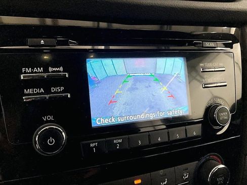 Used 2017 Nissan Rogue S image 20