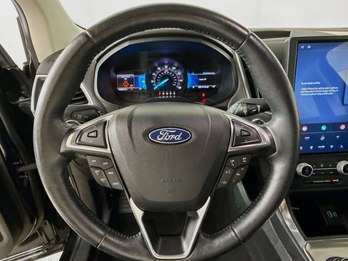 Used 2022 Ford Edge Titanium image 11