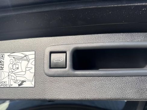 Used 2024 Toyota Highlander XSE image 9