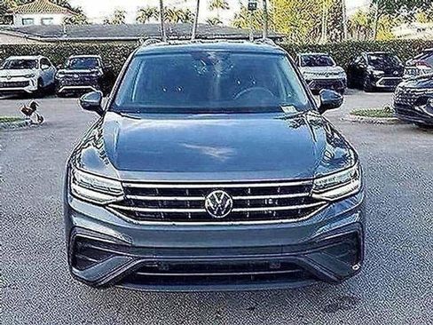 Used 2022 Volkswagen Tiguan SE image 8